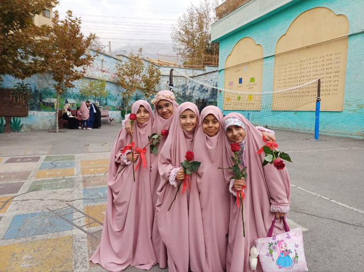 پک کامل چادر جشن تکلیف کالباسی و کیف سجاده مخمل مدل ستایش